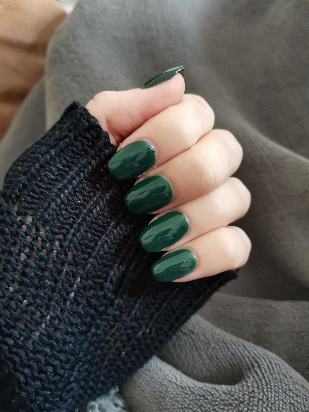 One Hand Visual Idea One Hand Visual Idea — Forest Green Nails 2027