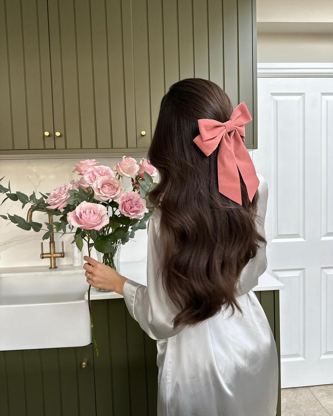 Mid-Back Waves With Soft Pink Bow Mid-Back Waves With Soft Pink Bow — Coquette Hairstyles 2027