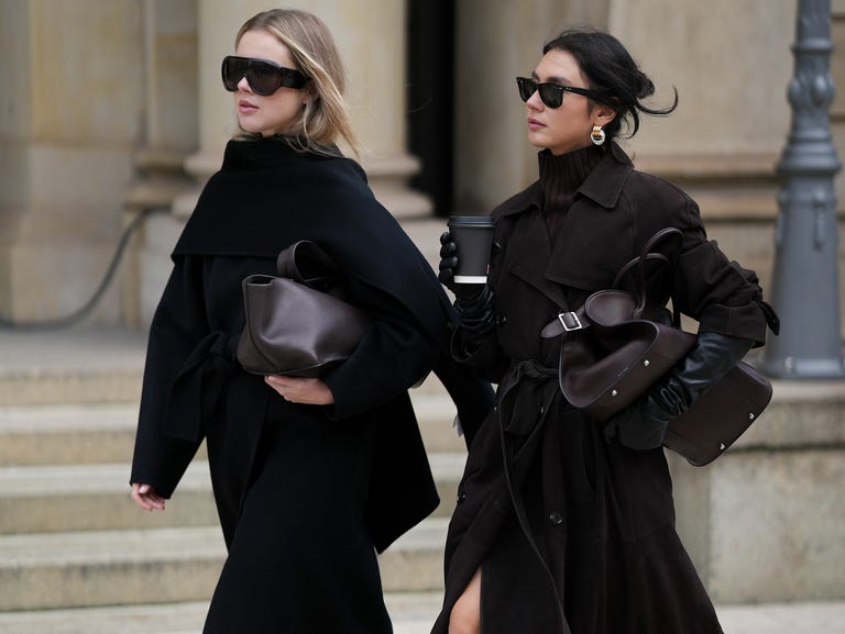 Oversized Black Coat for a Sleek Winter Ensemble Oversized Black Coat for a Sleek Winter Ensemble — Winter Outfits 2027 with Long Coat