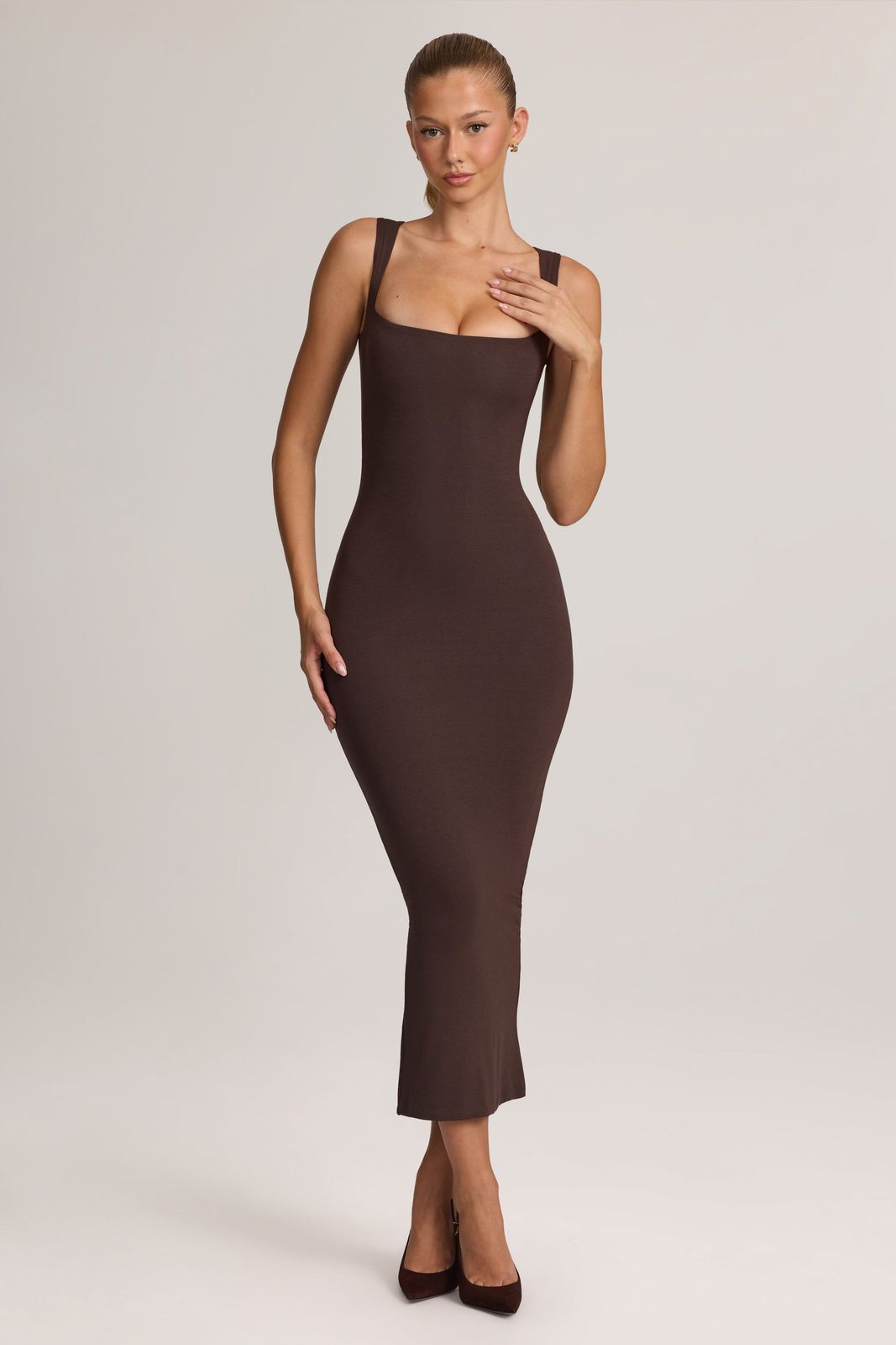 Modern Minimalist: Dark Brown Ribbed Knit Midi Dress Modern Minimalist: Dark Brown Ribbed Knit Midi Dress — Graduation Dresses 2027