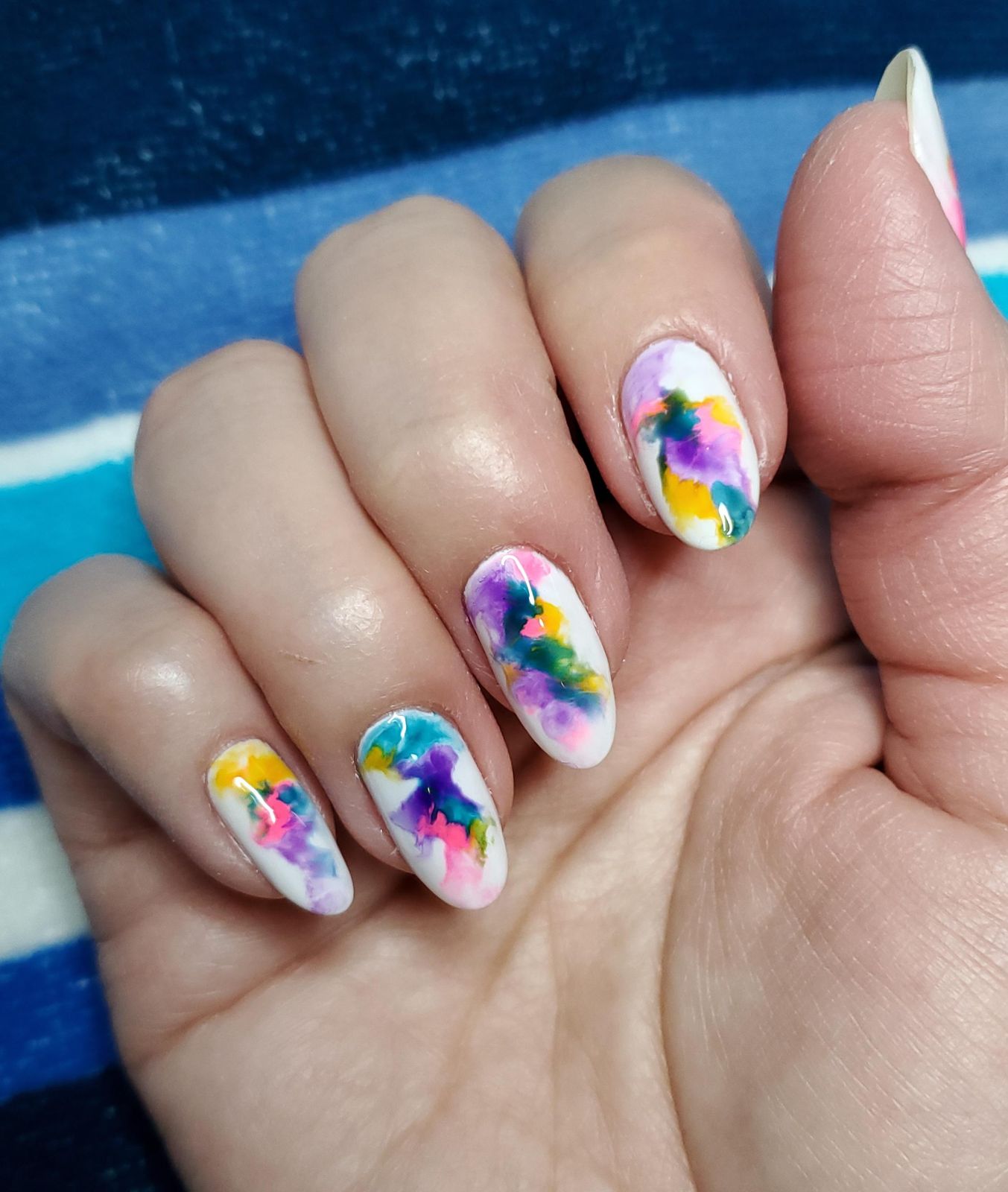 Medium Oval Multi-Color Watercolor Splashes — Blue Watercolor Nails 2027