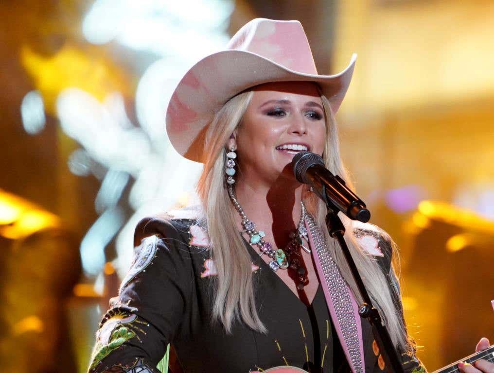 Blonde With Highlights Visual Idea — Hat Hairstyles 2027 for Nashville