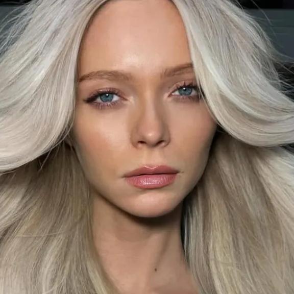 Visual Idea Visual Idea — Hair Color 2027 for Pale Skin