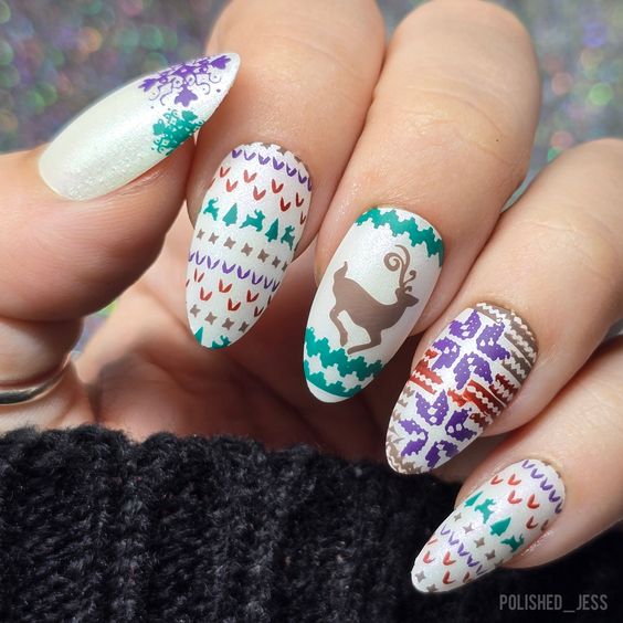 Christmas Sweater Art Medium Almonds — Cozy Winter Nails 2027