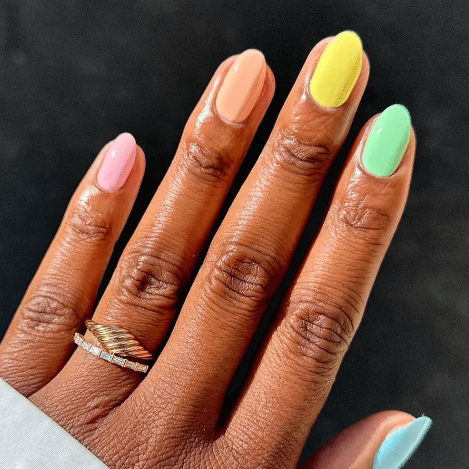 Visual Idea Visual Idea — Different Color Each Nail 2027