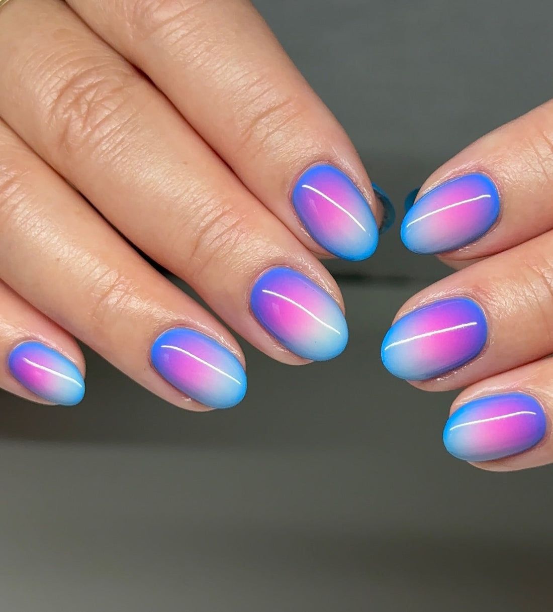 Short Blue Pink White Glossy Gradient Short Blue Pink White Glossy Gradient — Airbrush Nails 2027