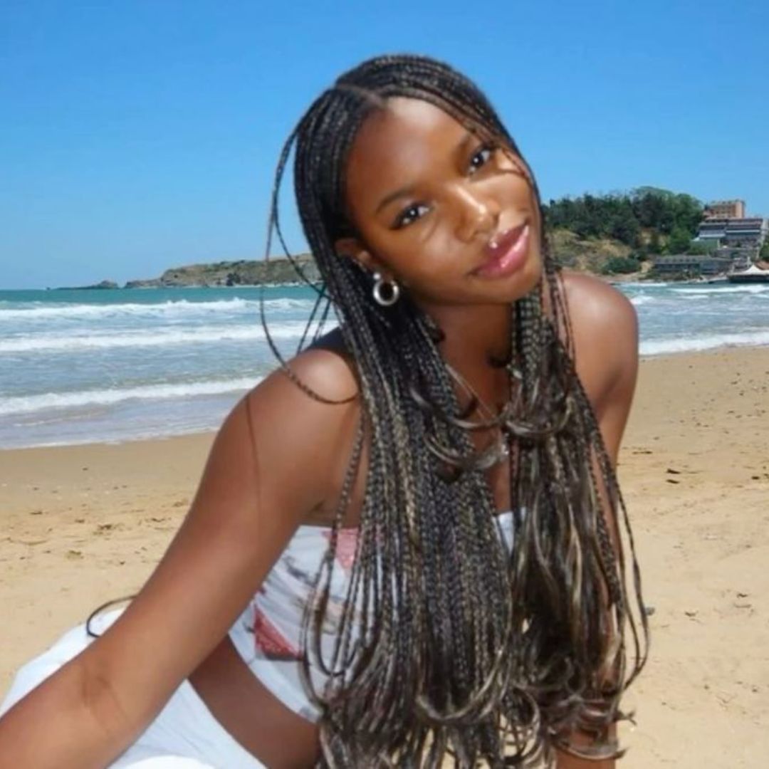 Mid-Back Visual Idea — Beach Braids 2027