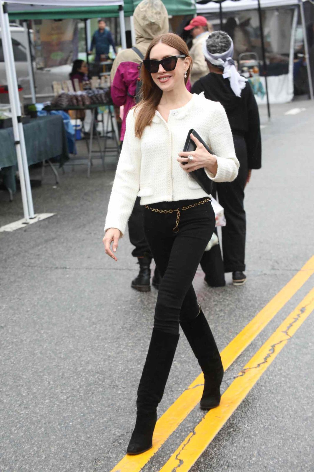 Textured Cardigan and Skinny Jeans for Chic Weekend Style — Casual Outfits 2027 for Skinny Girls