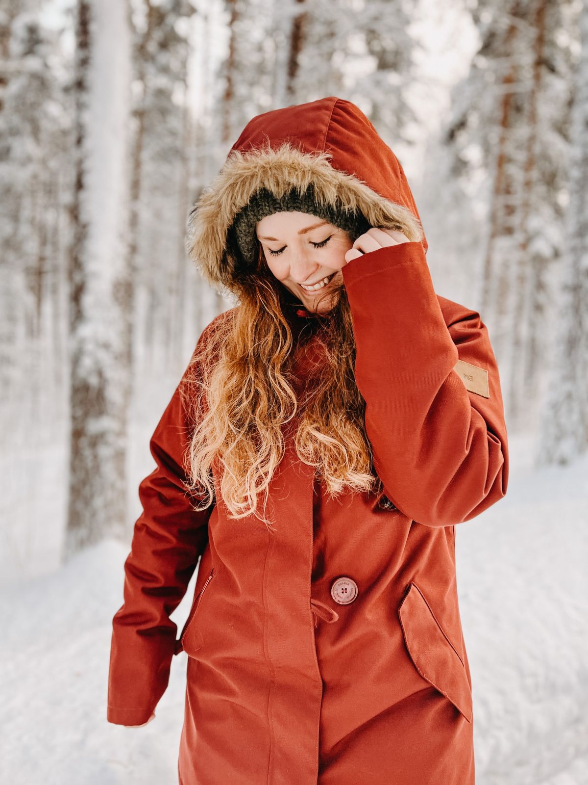Vibrant Red Parka with Fur Trim for Snowy Adventures Vibrant Red Parka with Fur Trim for Snowy Adventures — Winter Outfits Warm Climate 2027