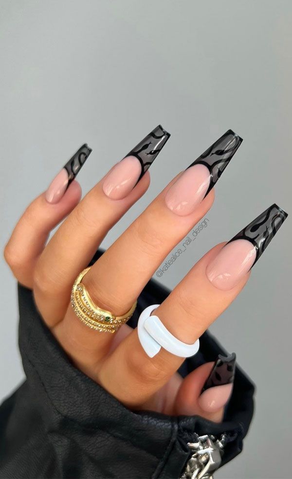 Modern Chic Visual Idea Modern Chic Visual Idea — Snake Print Nails 2027
