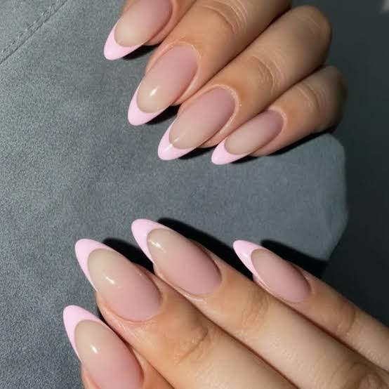 Classic Soft Pink French Tip Almond Nails Classic Soft Pink French Tip Almond Nails — Pastel Almond Nails 2027