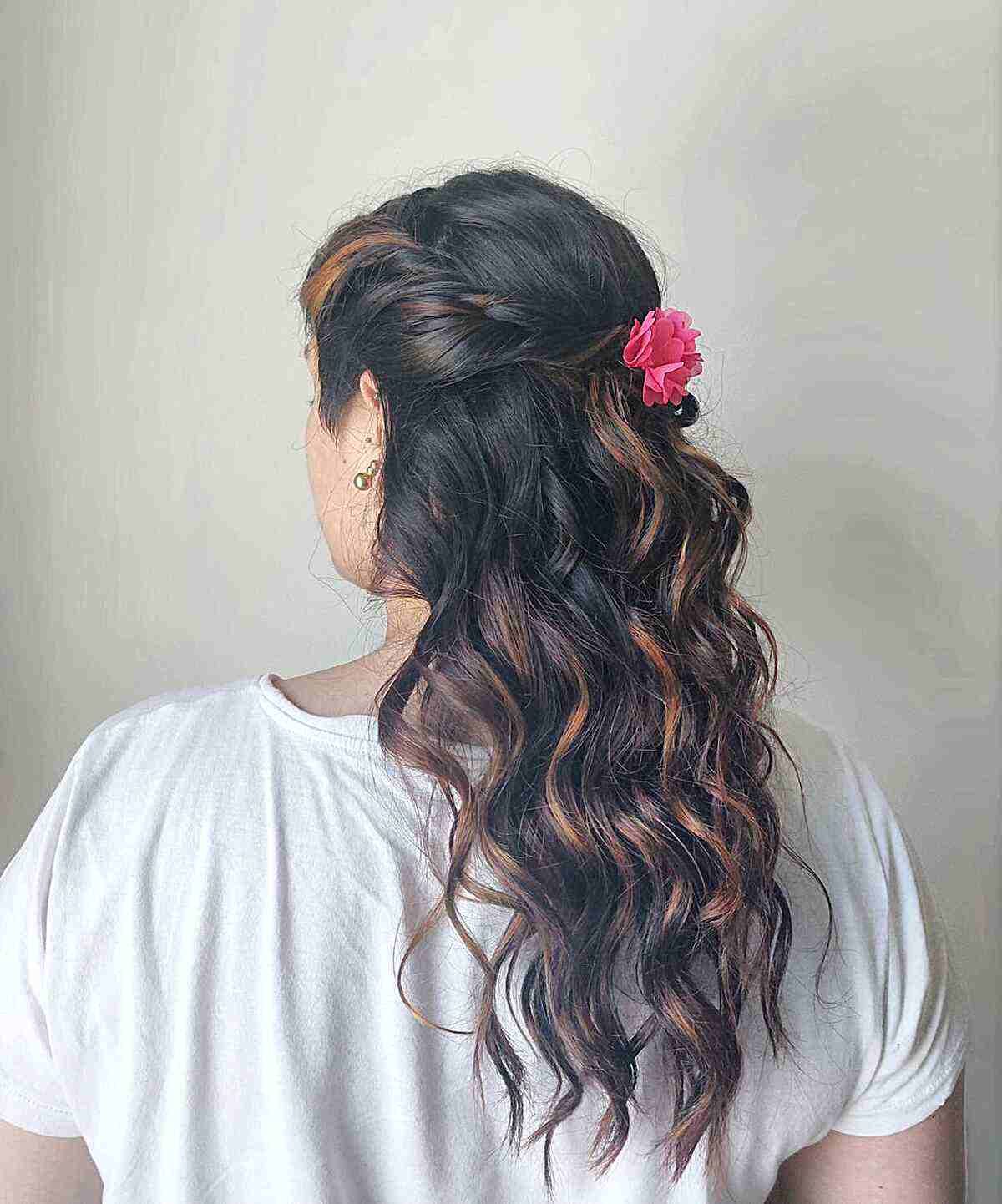 Dark Brown With Warm Blonde Highlights Visual Idea Dark Brown With Warm Blonde Highlights Visual Idea — Down Vacation Hairstyles 2027