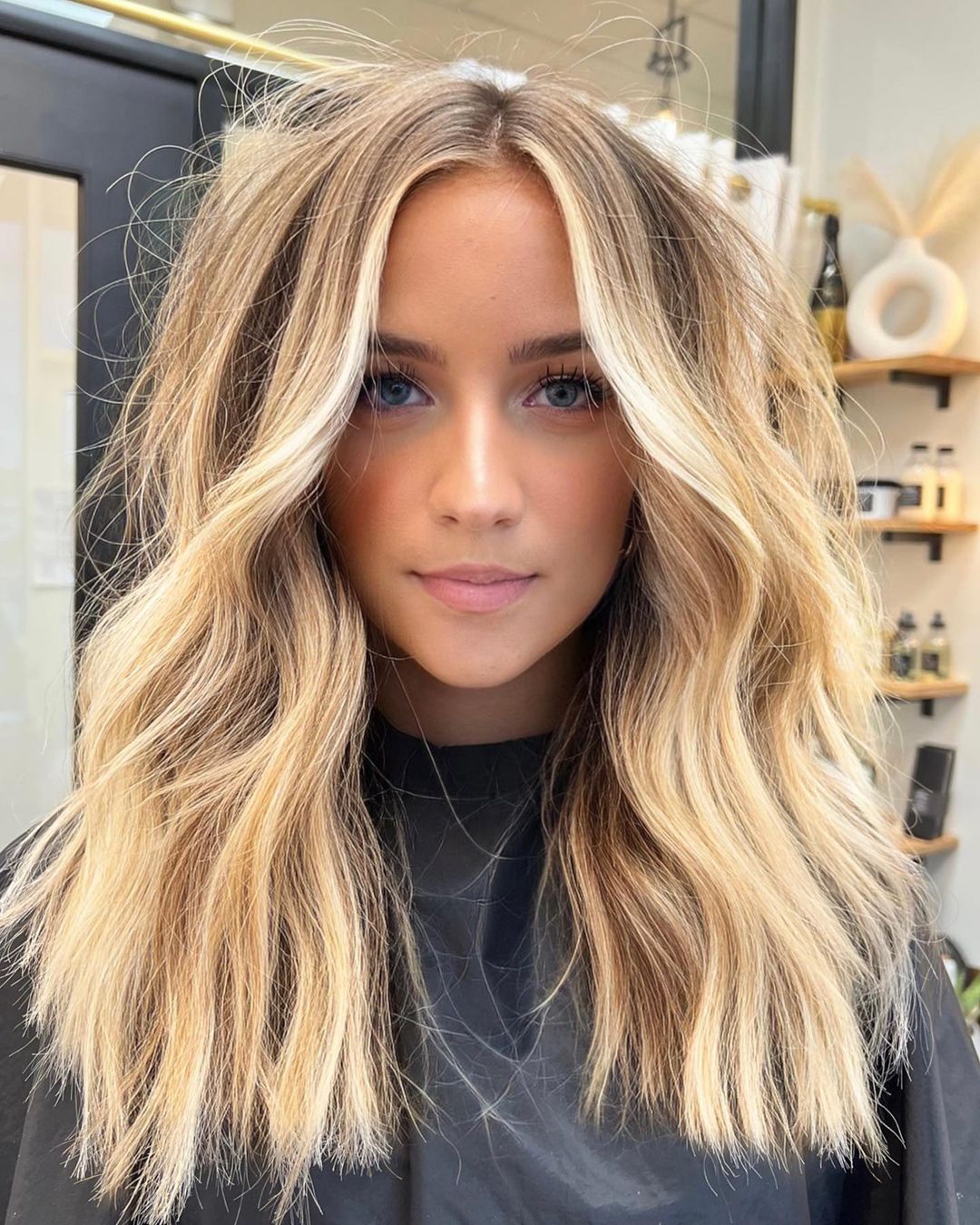 Mid-Back Visual Idea — Warm Blonde Hair 2027