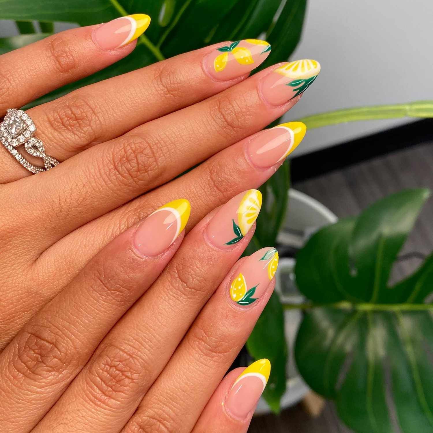 Glossy Visual Idea Glossy Visual Idea — Lemon Nails 2027