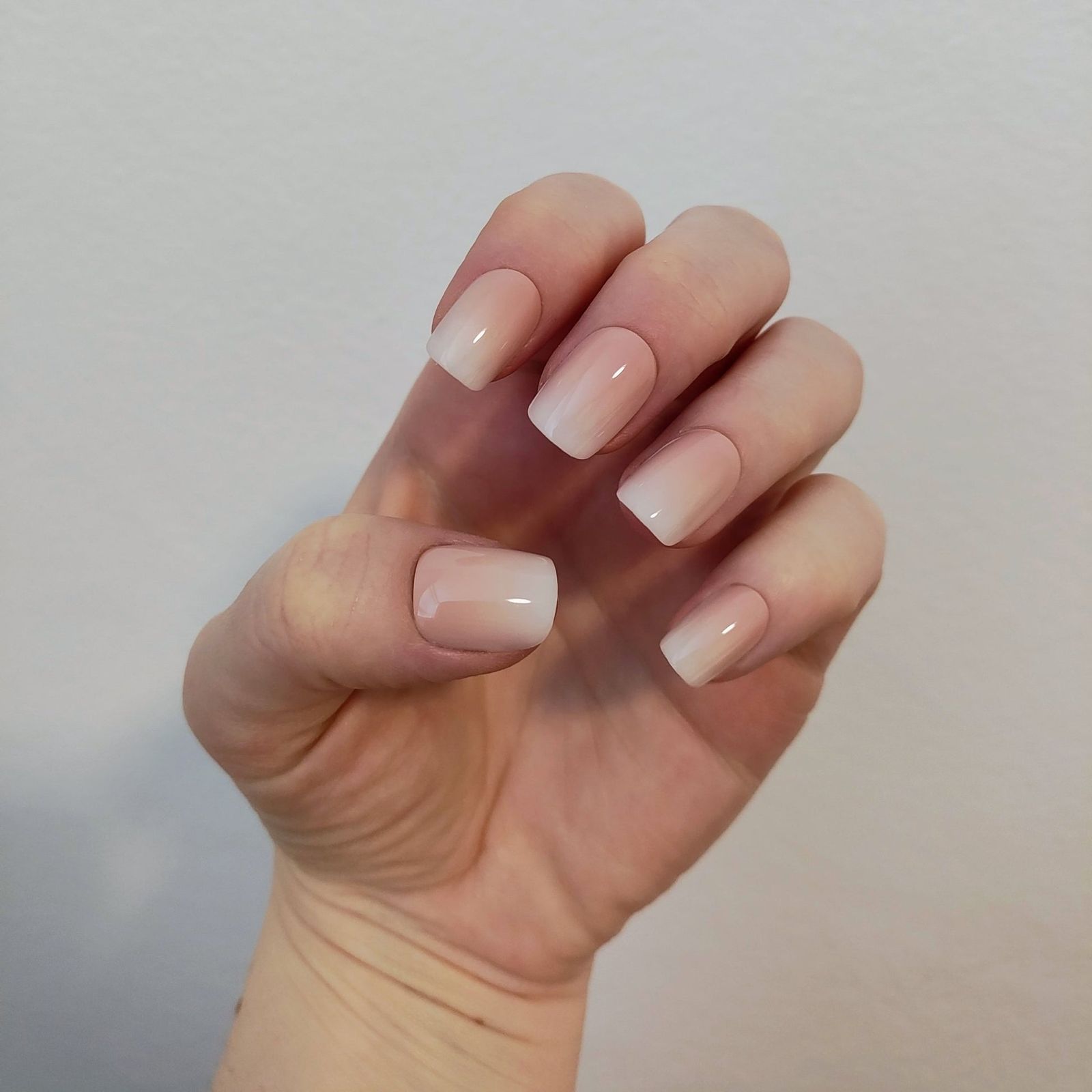 Visual Idea — The Transition Between Colors Is Smooth Visual Idea — The Transition Between Colors Is Smooth — Peach Square Nails 2027