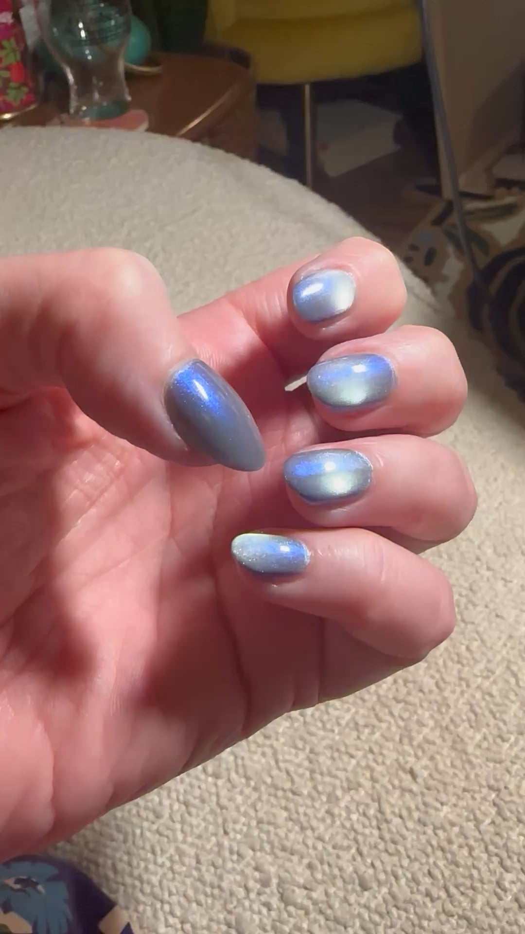 Bright Reflective Silver Chrome Oval Nails Bright Reflective Silver Chrome Oval Nails — Silver Nails 2027