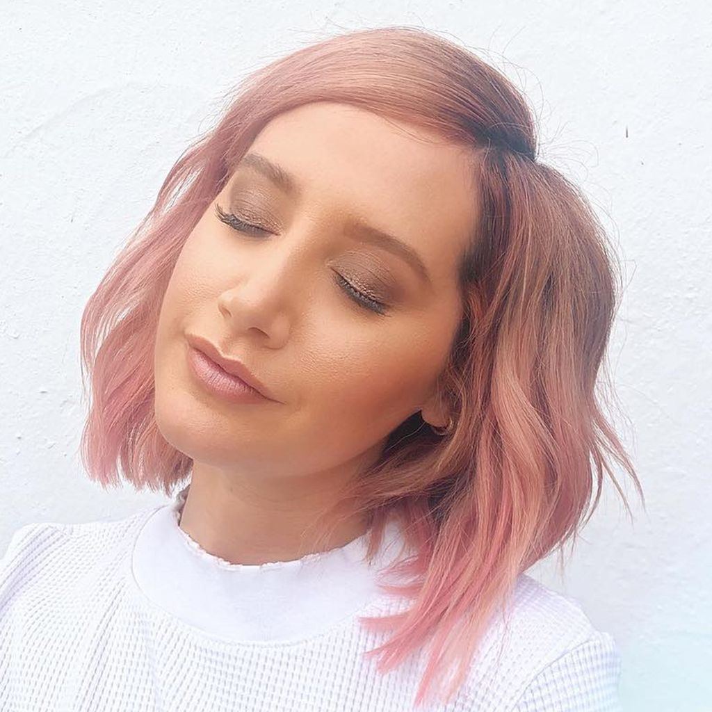 Collarbone Soft Rose Gold Pink Bob Collarbone Soft Rose Gold Pink Bob — Pink Bob 2027
