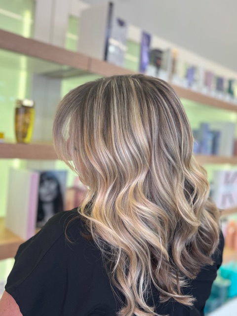 Collarbone Dark Brown With Subtle Caramel Highlights Collarbone Dark Brown With Subtle Caramel Highlights — Fall Hair Colors 2026