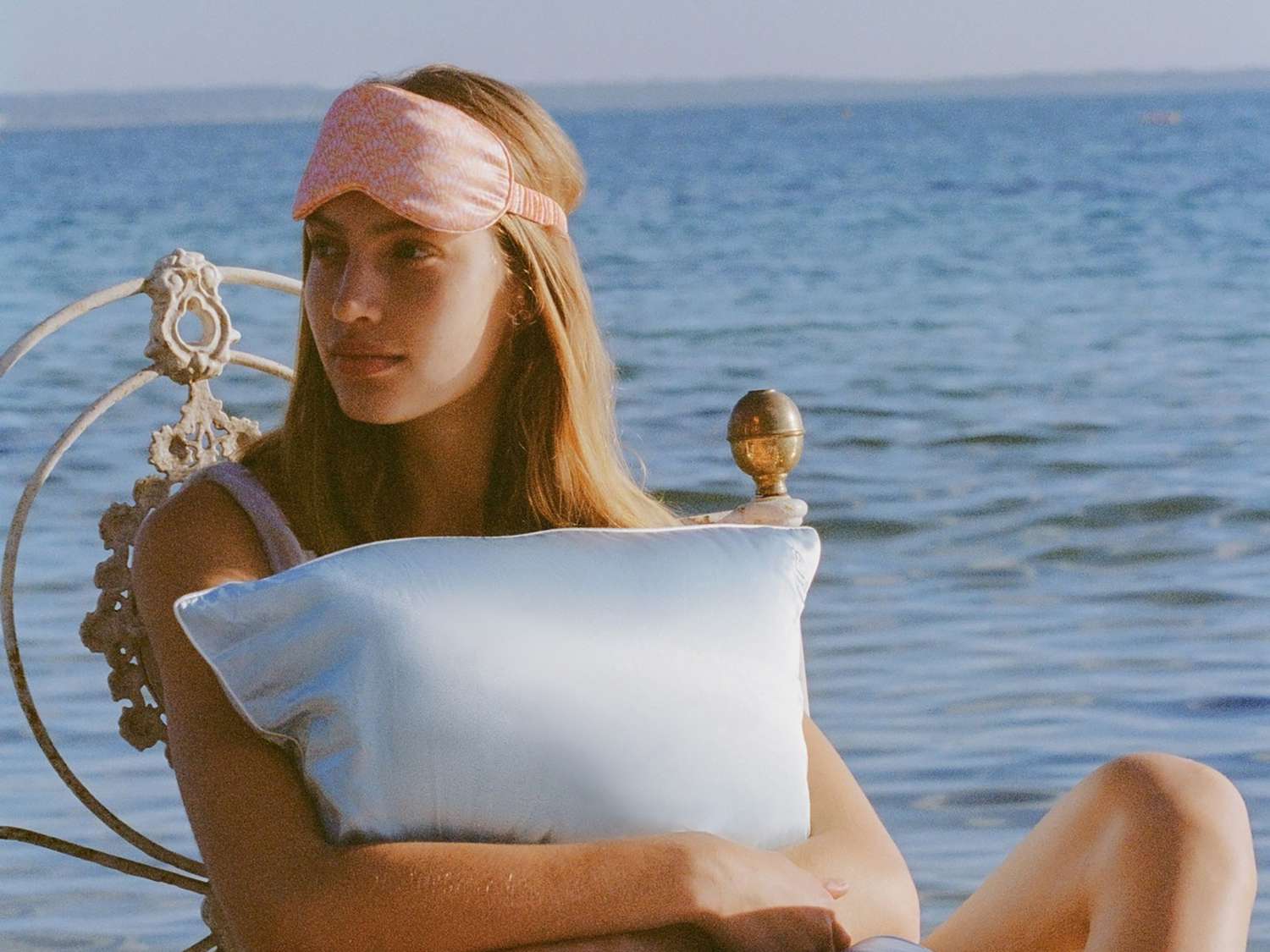 Collarbone Relaxed Waves With Sleep Mask Collarbone Relaxed Waves With Sleep Mask — Overnight Hairstyles 2027