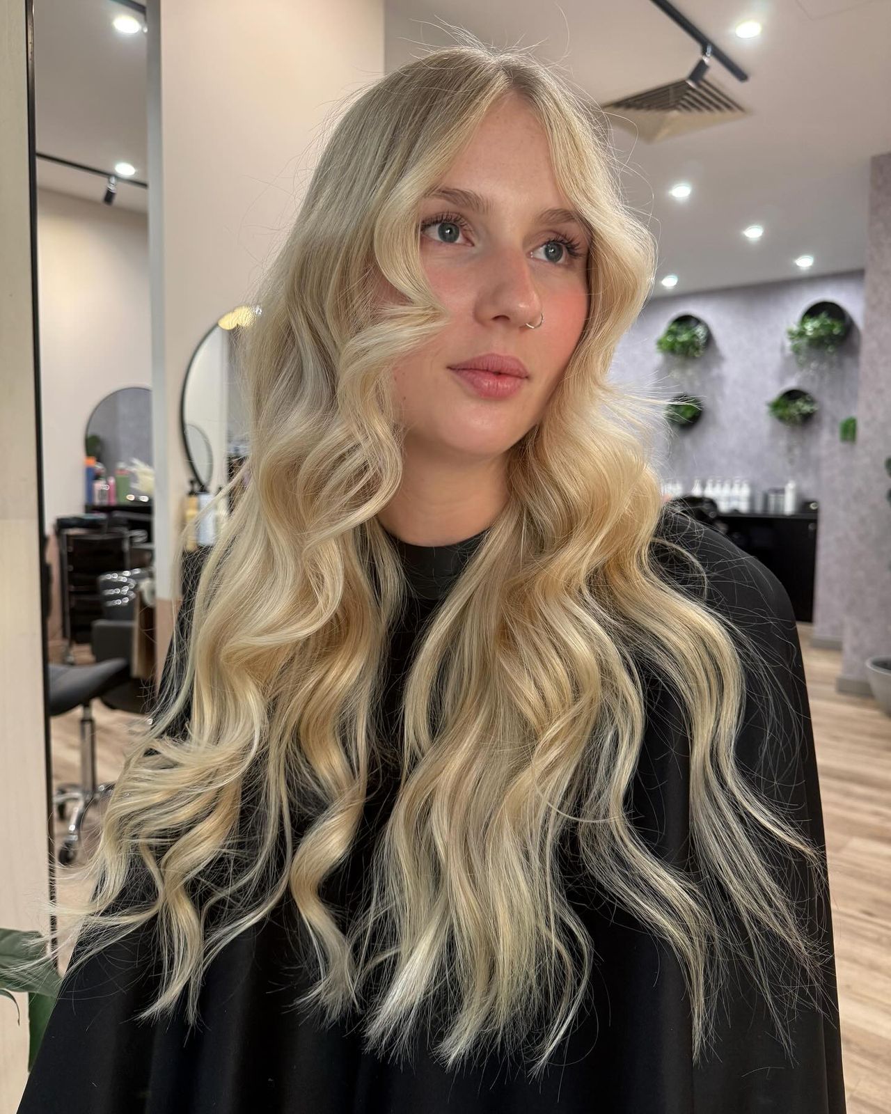 Mid-Back Visual Idea — Blonde Wavy Hair 2027