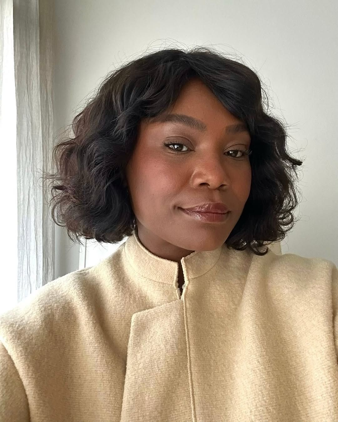 Dark Brown With Highlights Collarbone Bob With Layered Bangs Dark Brown With Highlights Collarbone Bob With Layered Bangs — Bob 2027 with Curtain Bangs