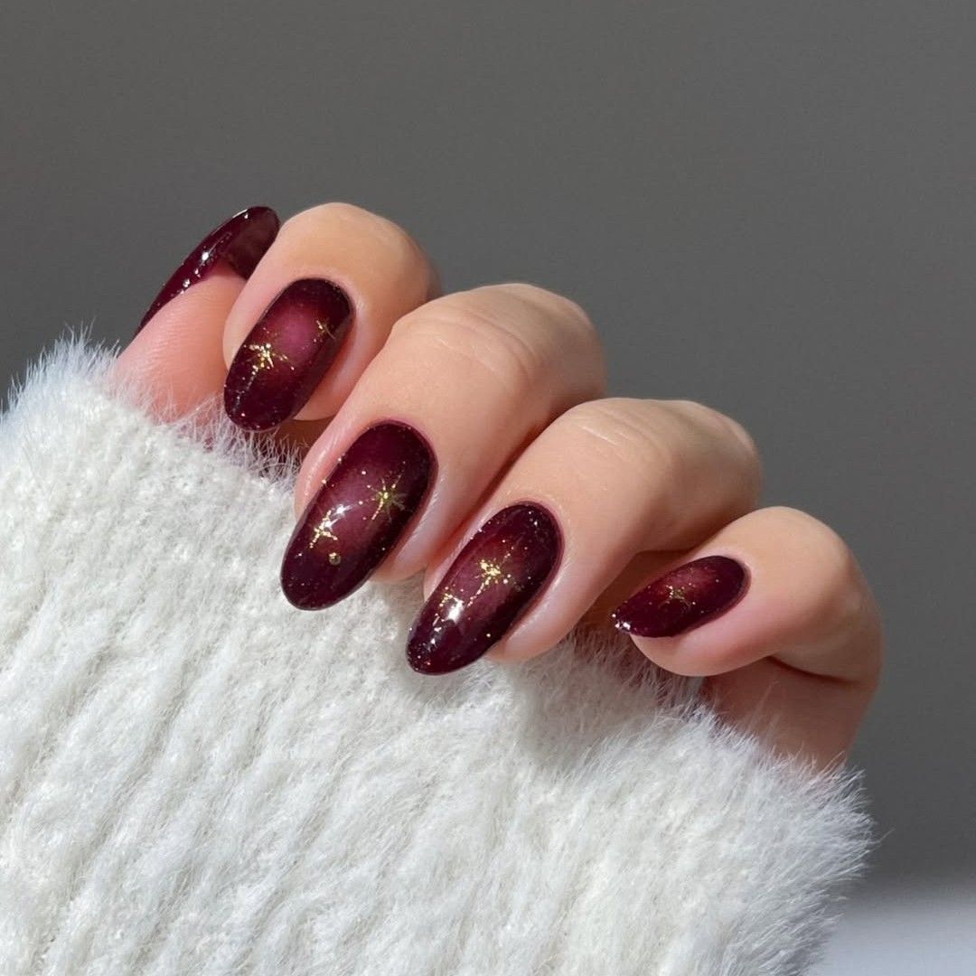 Shimmering Glossy Visual Idea — Winter Dip Nails 2027