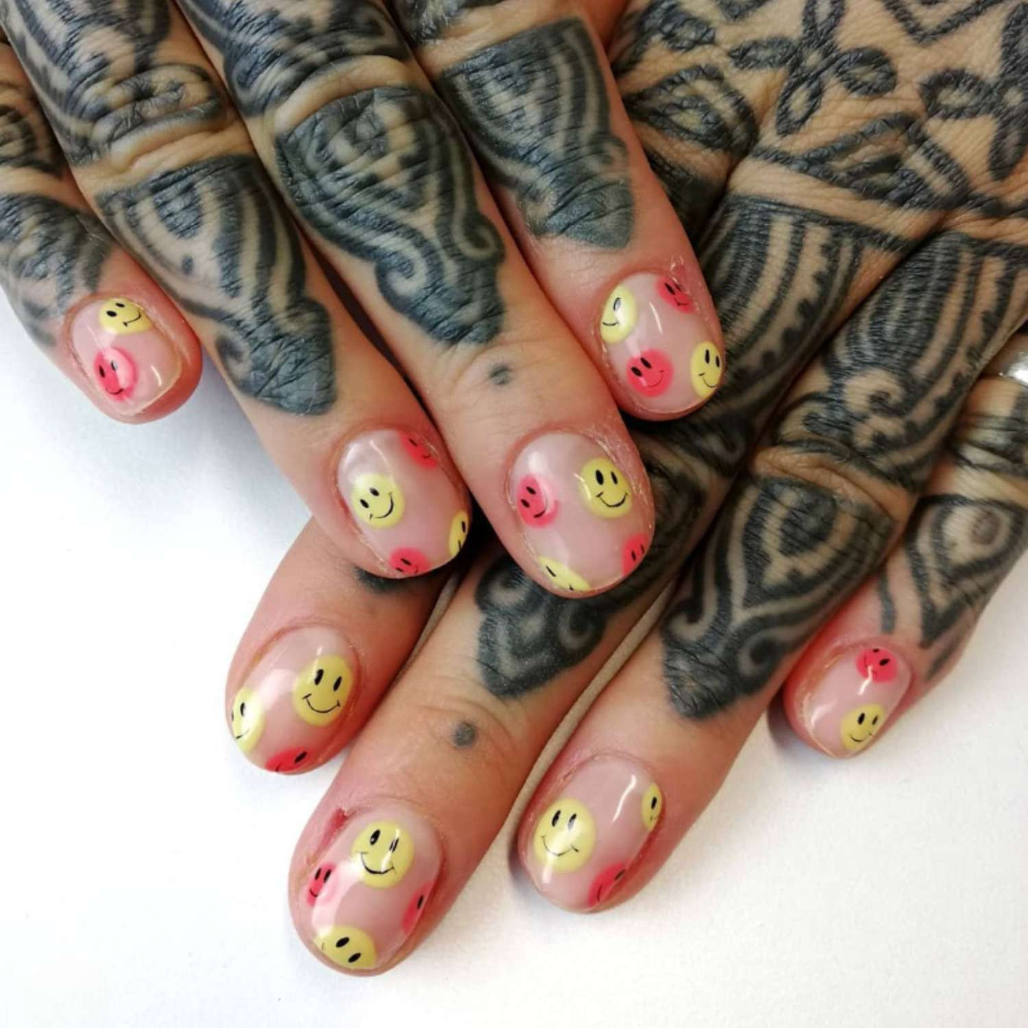 Everyday Visual Idea Everyday Visual Idea — Pink Smiley Face Nails 2027