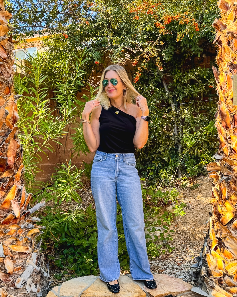 One-Shoulder Top and Wide-Leg Jeans for Daytime Chic One-Shoulder Top and Wide-Leg Jeans for Daytime Chic — Vegas Outfits 2027