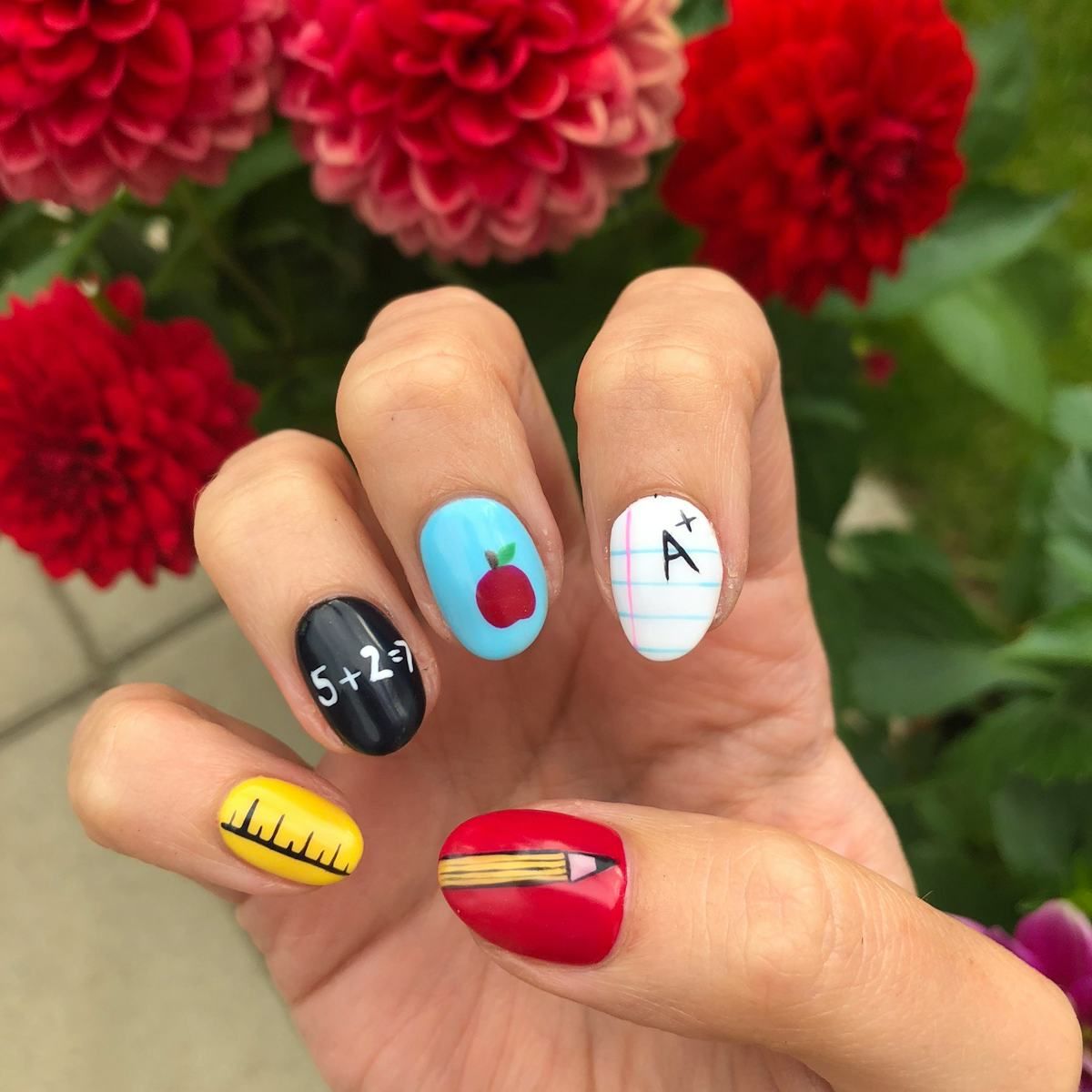 Visual Idea Visual Idea — Teacher Nails 2027