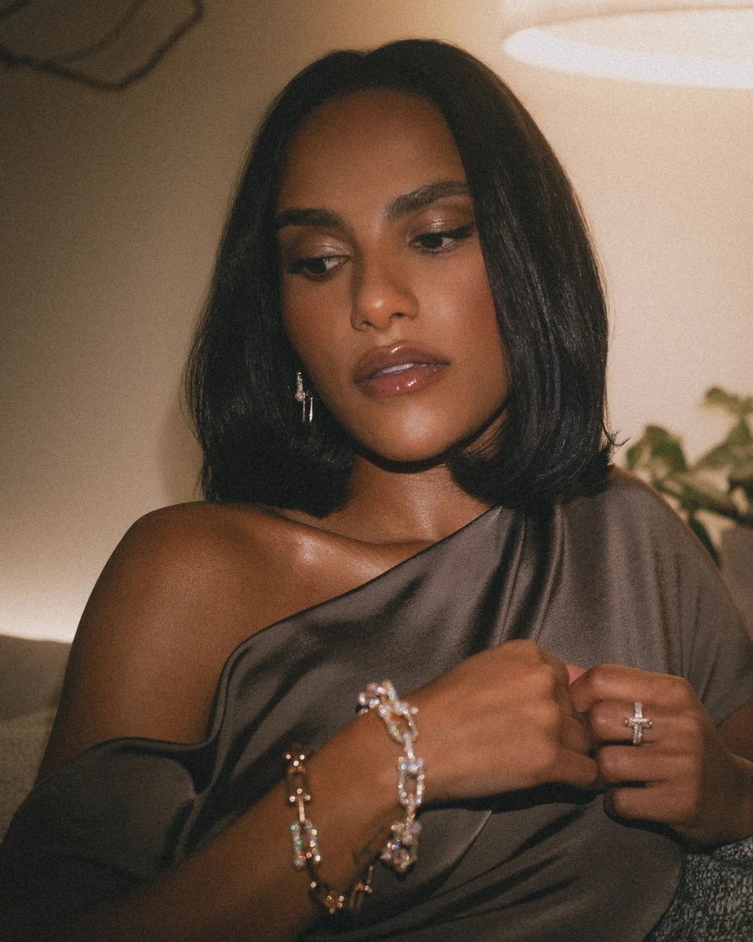 Classic Chin Bob With Smooth Finish Classic Chin Bob With Smooth Finish — Bob 2027 for Long Face