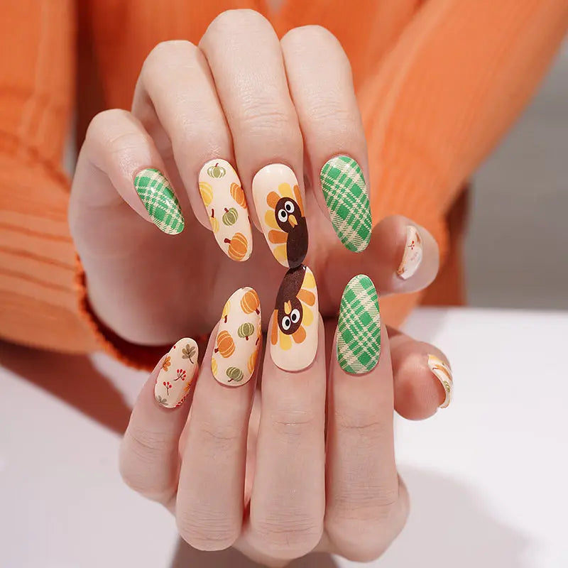 Thanksgiving Visual Idea — Thanksgiving Nails 2026