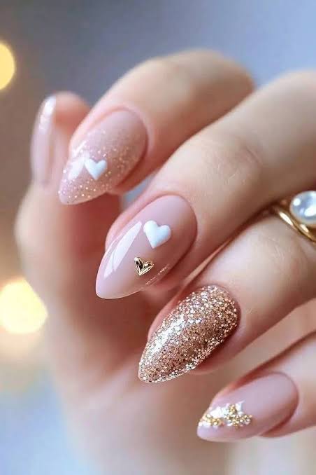 Pale Pink Glitter Heart Decal Pale Pink Glitter Heart Decal — Simple Wedding Nails 2027