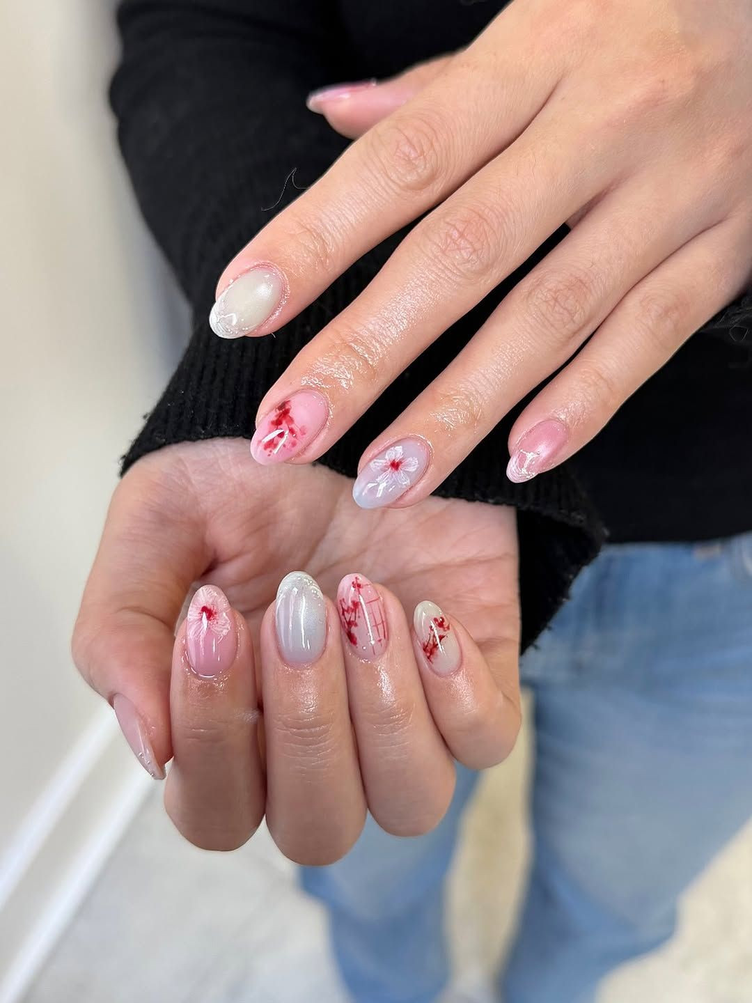 Floral Motifs On Accent Nails Visual Idea Floral Motifs On Accent Nails Visual Idea — Floral Nails 2027