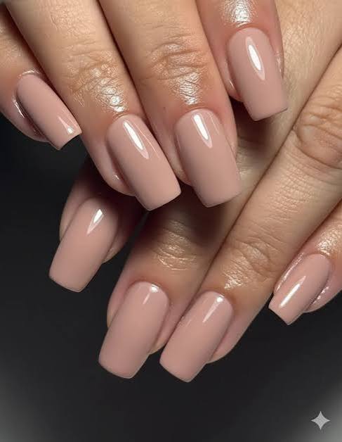 Medium Square Neutral Beige Glossy Medium Square Neutral Beige Glossy — Nurse Nails 2027