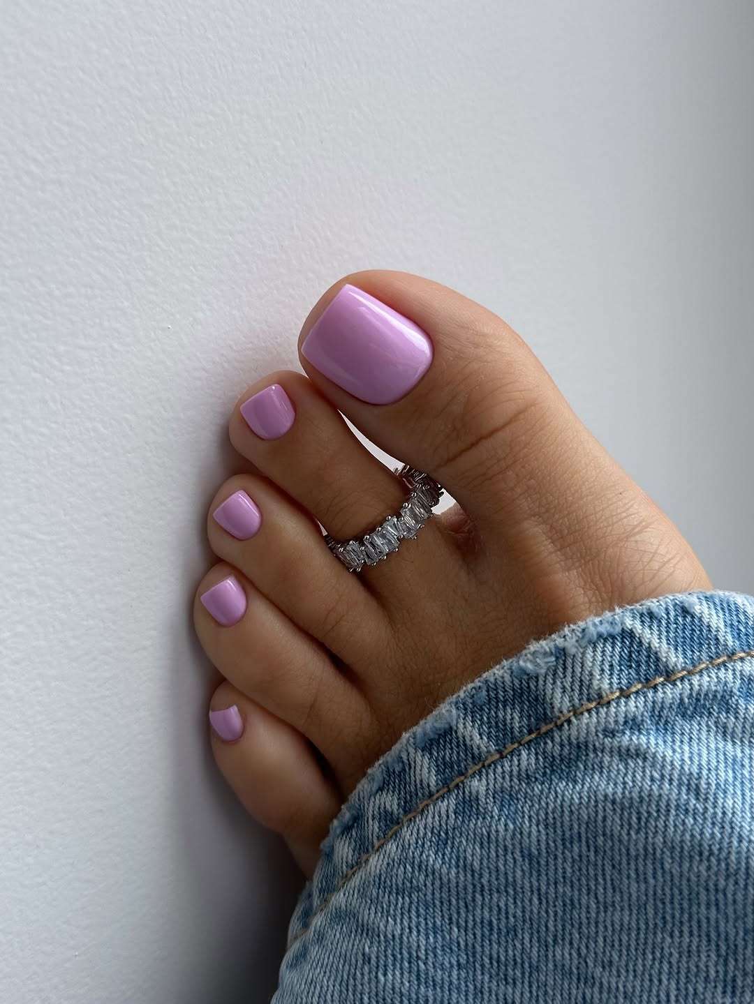 Light Purple Glossy with Toe Ring — Purple Toe Nails 2027