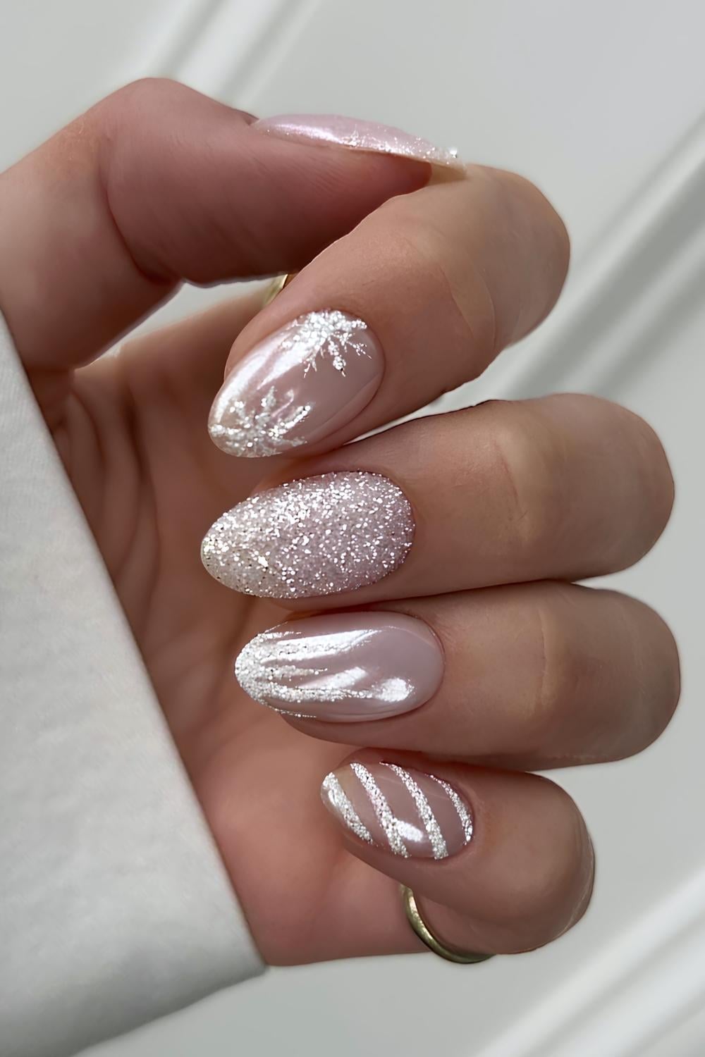 Pale Pink Iridescent Glitter Snowflake Pale Pink Iridescent Glitter Snowflake — Winter White Nails 2027