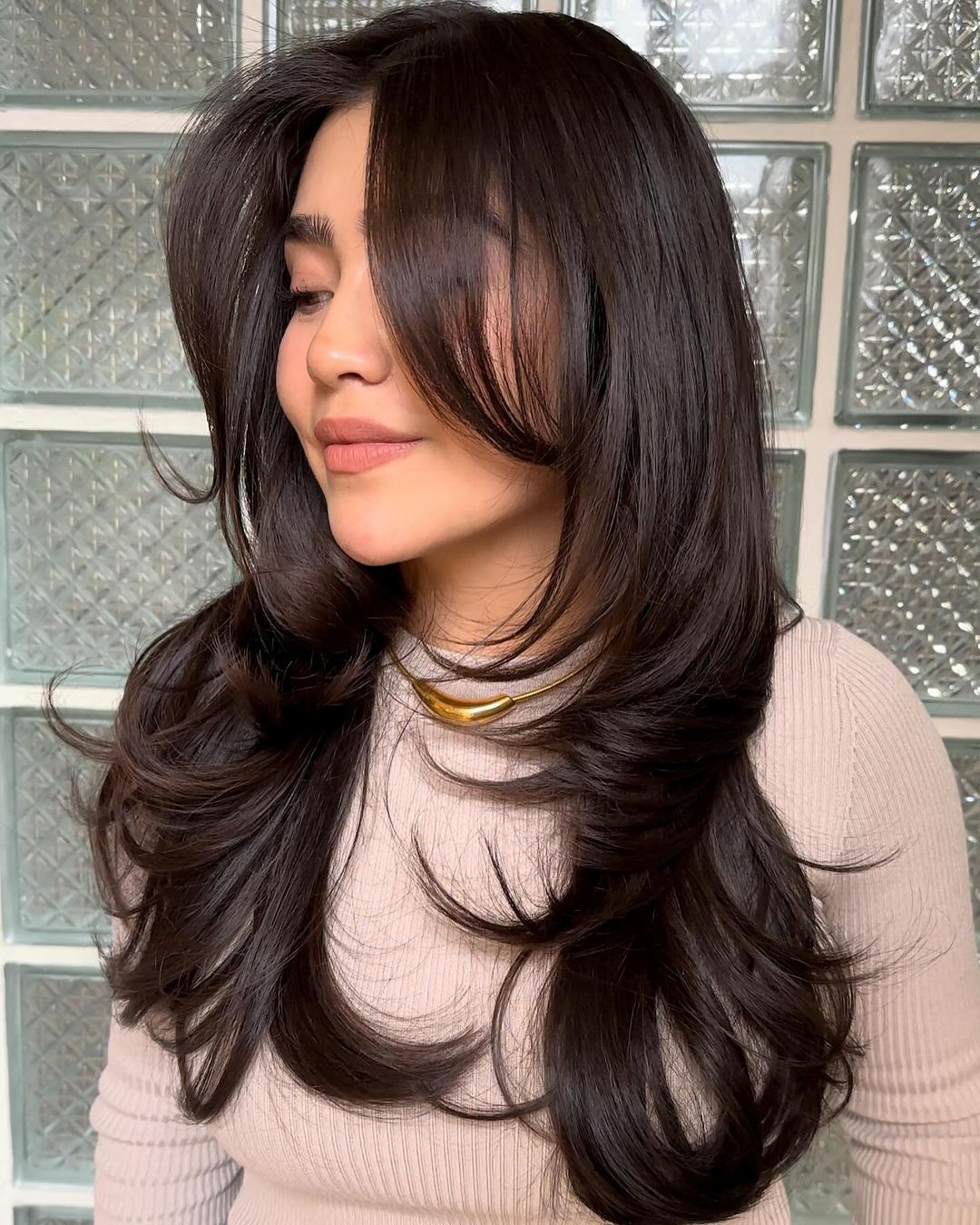 Long Layers Visual Idea — Subtle Butterfly Cut 2027