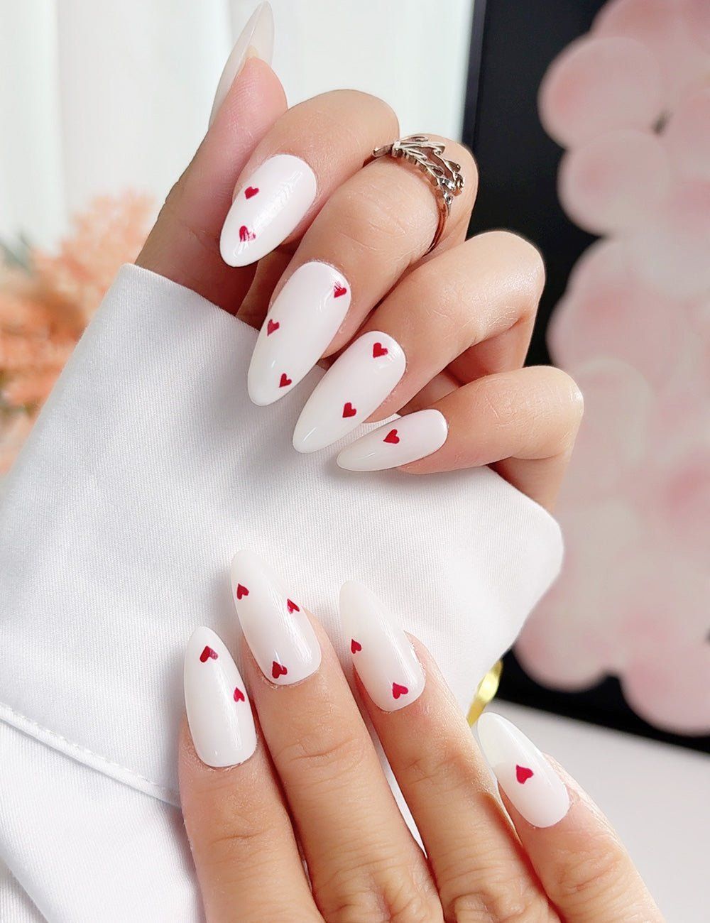 Glossy Visual Idea Glossy Visual Idea — Valentines Press On Nails 2027