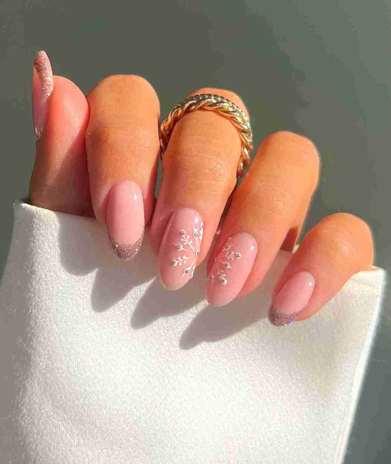Medium Oval Floral Art with Rhinestones Medium Oval Floral Art with Rhinestones — Winter Nude Nails 2027