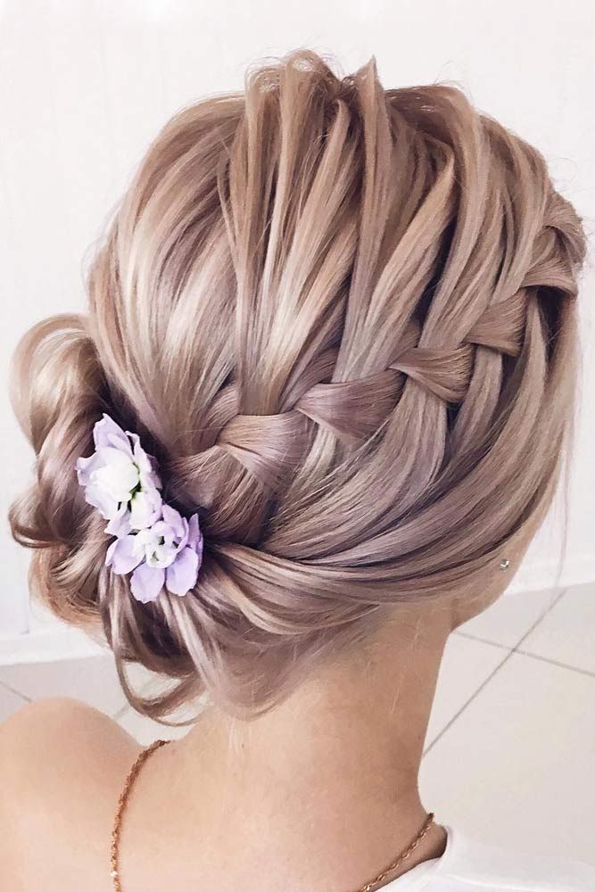 Ash Blonde With Subtle Highlights Visual Idea — Graduation Hairstyles 2027 for Medium Hair