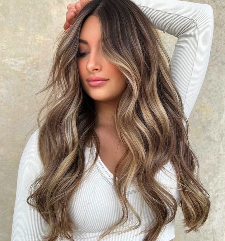 Collarbone Bronde With Ash Blonde Balayage Collarbone Bronde With Ash Blonde Balayage — Bronde Hair 2027