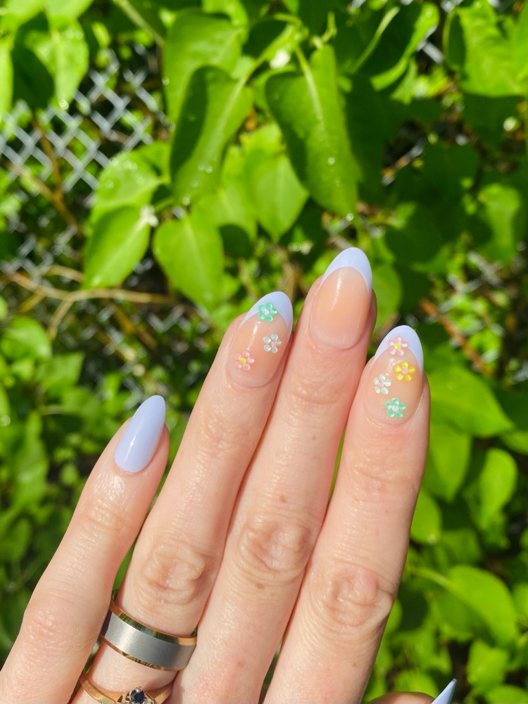 Medium Almond Pastel Blue Floral Decal Nails Medium Almond Pastel Blue Floral Decal Nails — Long Spring Nails 2027
