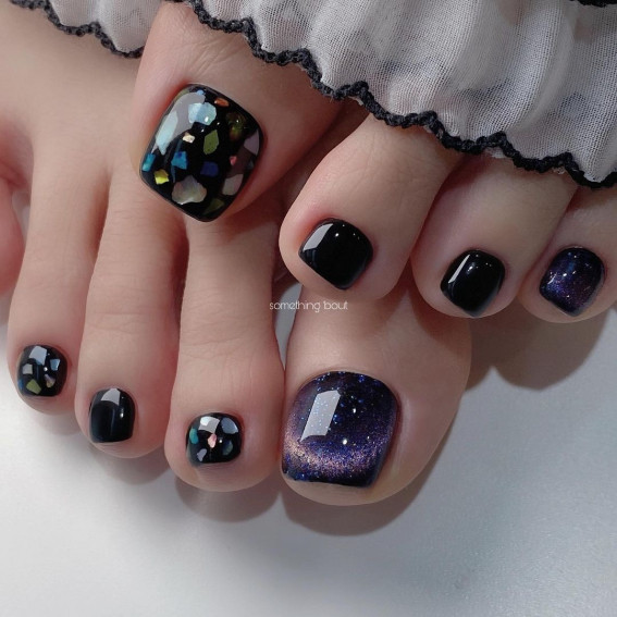 Black Mosaic Cat Eye Toes Black Mosaic Cat Eye Toes — Vacation Toe Nails 2027