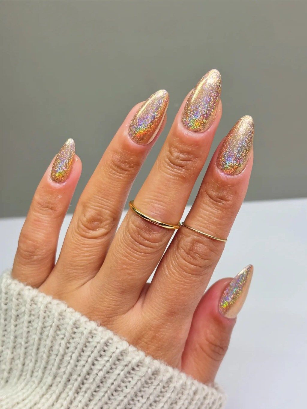 Holographic Champagne Gold Glitter Almonds Holographic Champagne Gold Glitter Almonds — Champagne Nails 2027