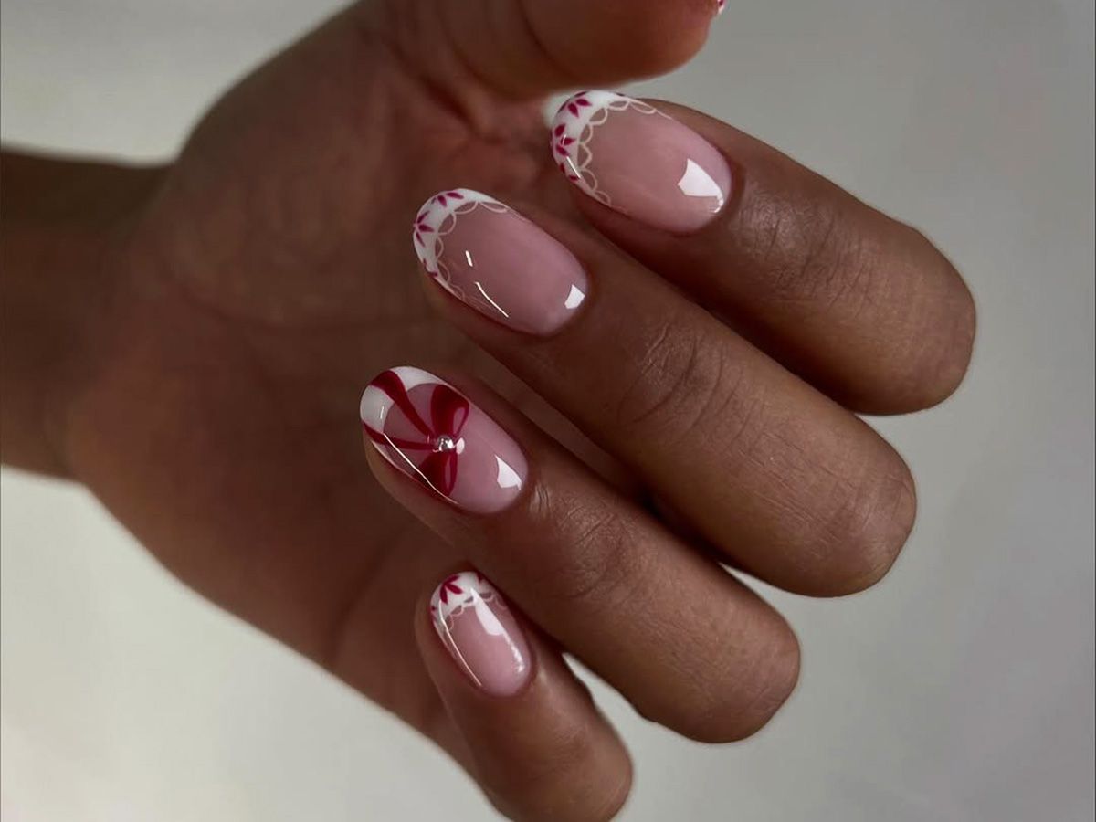 Short Oval Sheer Pink Striped Bow Short Oval Sheer Pink Striped Bow — Simple Bow Nails 2027