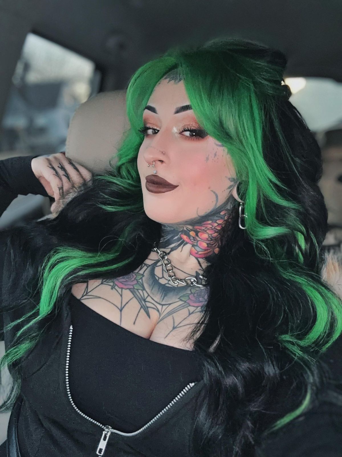 Mid-Back Visual Idea Mid-Back Visual Idea — Goth Hair Color 2027