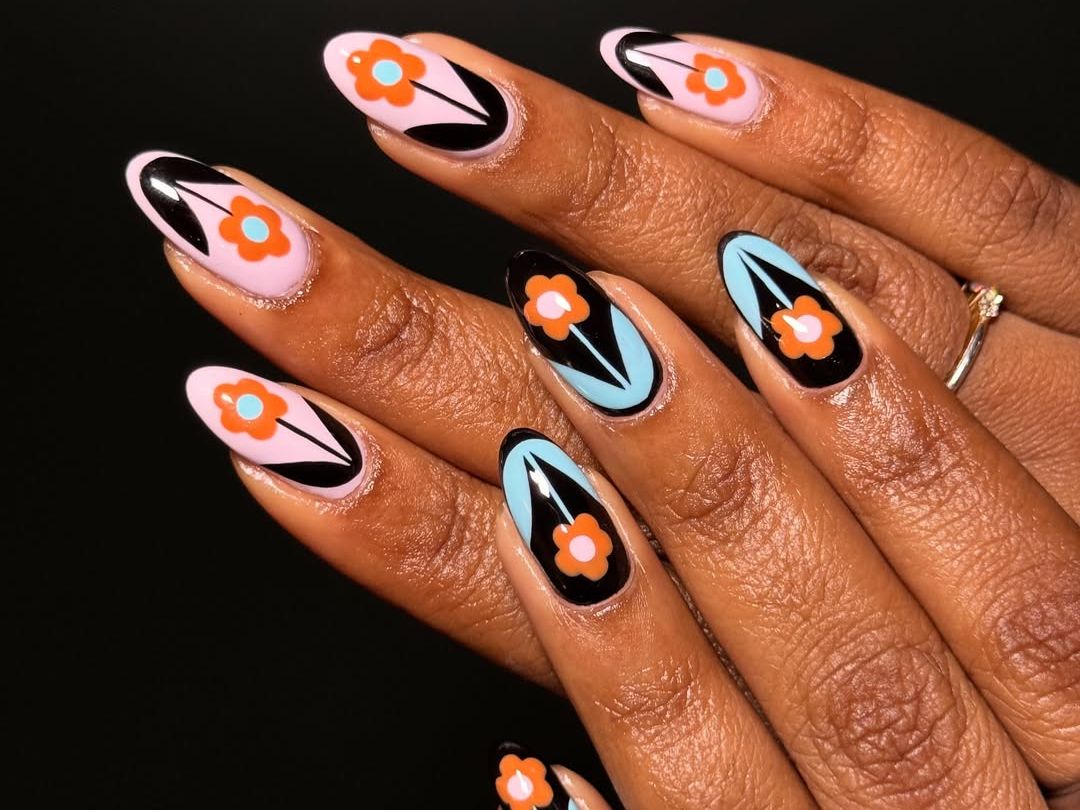 Retro Bold Visual Idea Retro Bold Visual Idea — Flower Nails 2027