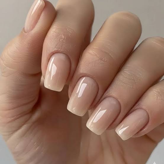 One Hand Short Oval Sheer Nude Pink Glossy One Hand Short Oval Sheer Nude Pink Glossy — Nurse Nails 2027