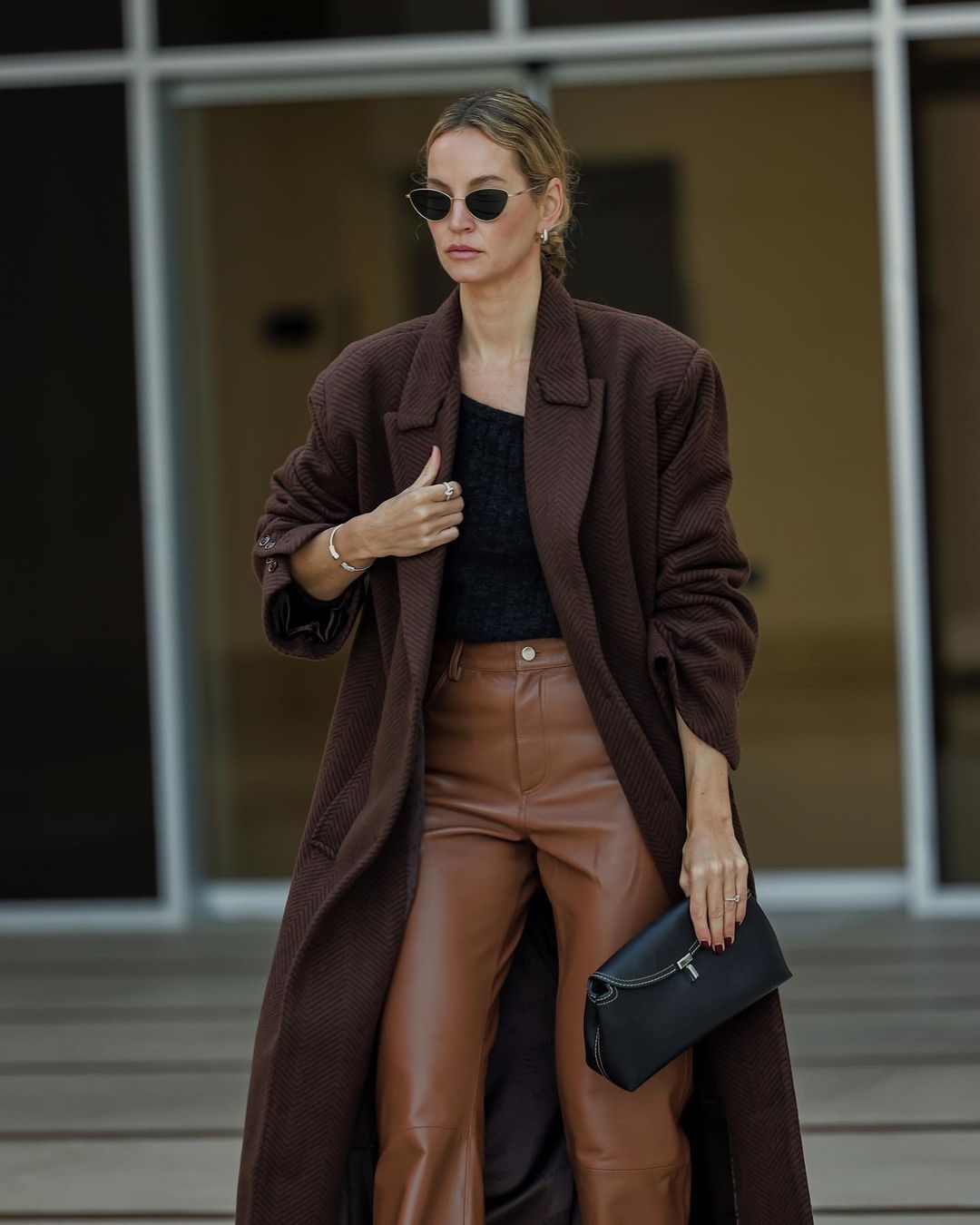 Oversized Herringbone Coat with Leather Trousers for Casual Wear Brown Coat Outfits 2027