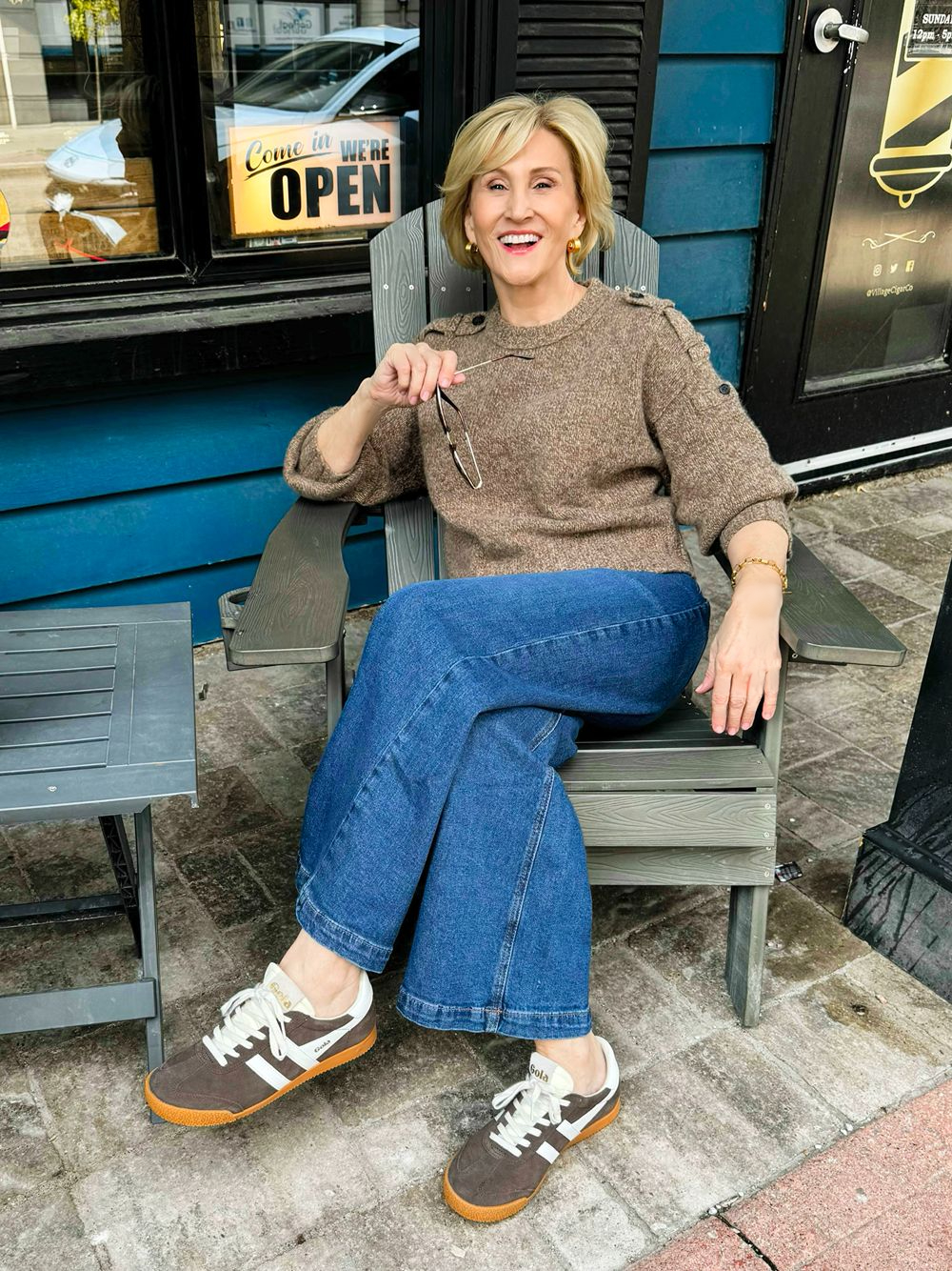 Textured Knitwear: Wide Leg Jeans with Brown Sweater and Sneakers — Wide Leg Jeans 2027